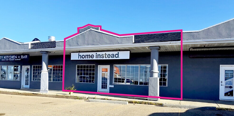 Primary Photo Of 6201 50th St, Leduc Storefront For Lease