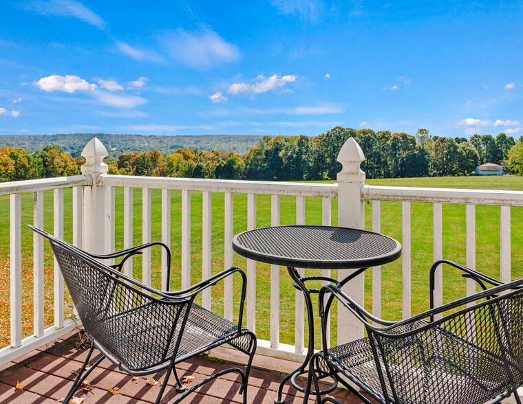 More Photos Of 14707 S Cheshire St, Burton Hotel For Sale