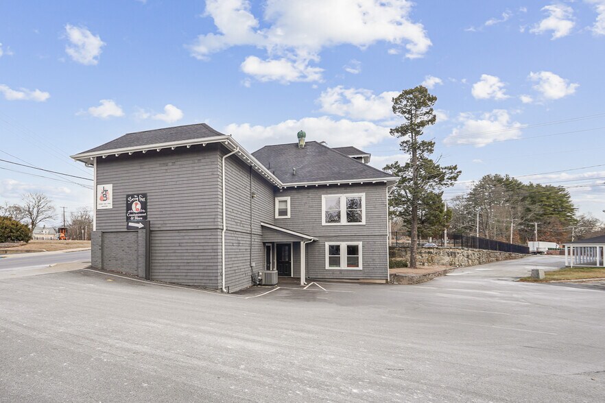 More Photos Of , Uxbridge Unknown For Sale