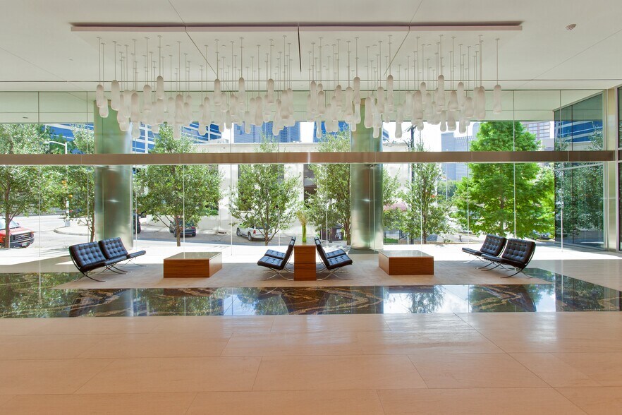 More Photos Of 1717 McKinney Ave, Dallas Office For Lease