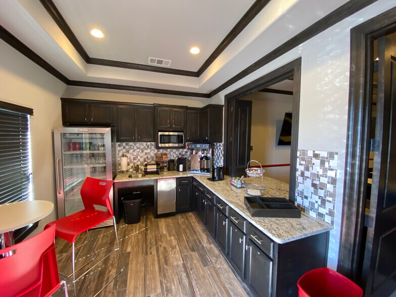 More Photos Of 2101 E Kirkwood Blvd, Southlake Office For Lease