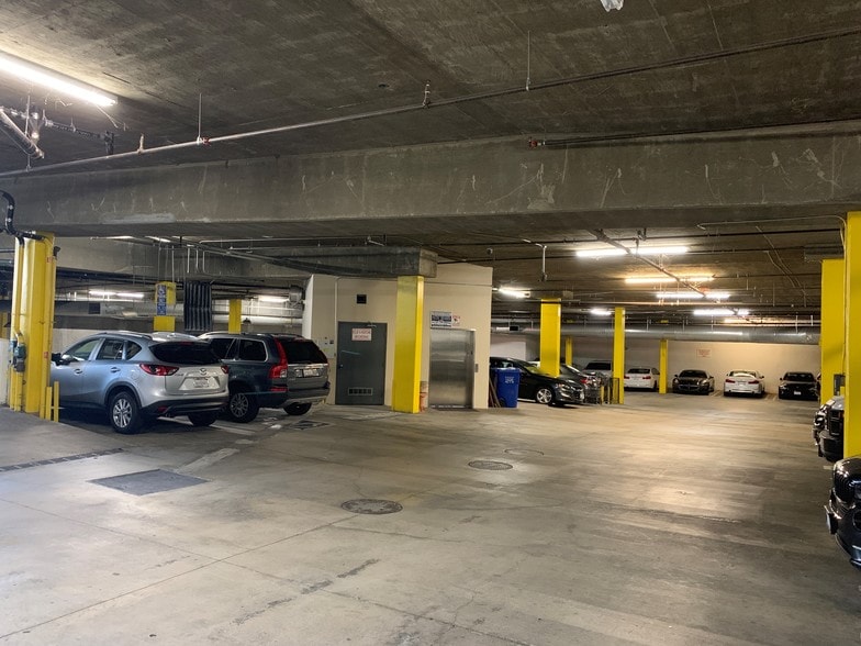 More Photos Of 1080 S La Cienega Blvd, Los Angeles Office For Lease