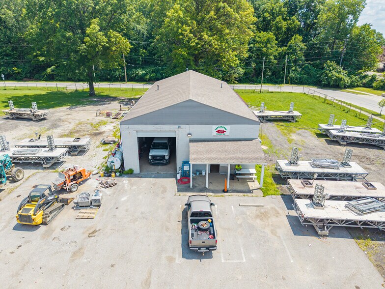 More Photos Of 1660 Universal Rd, Columbus Warehouse For Sale