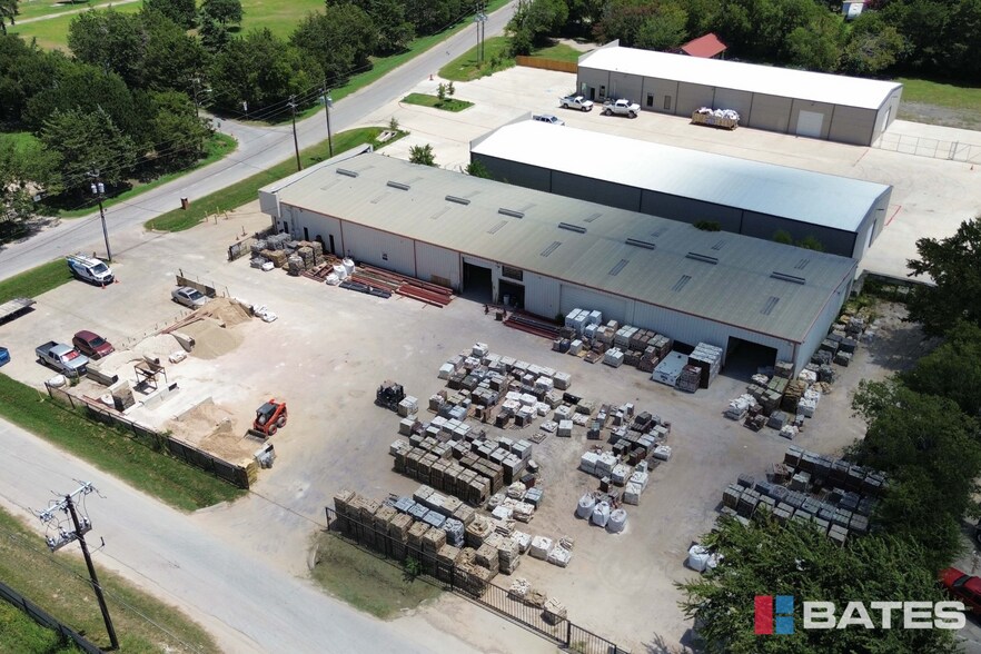 More Photos Of 1812 Garden Spring Dr, Dallas Warehouse For Sale