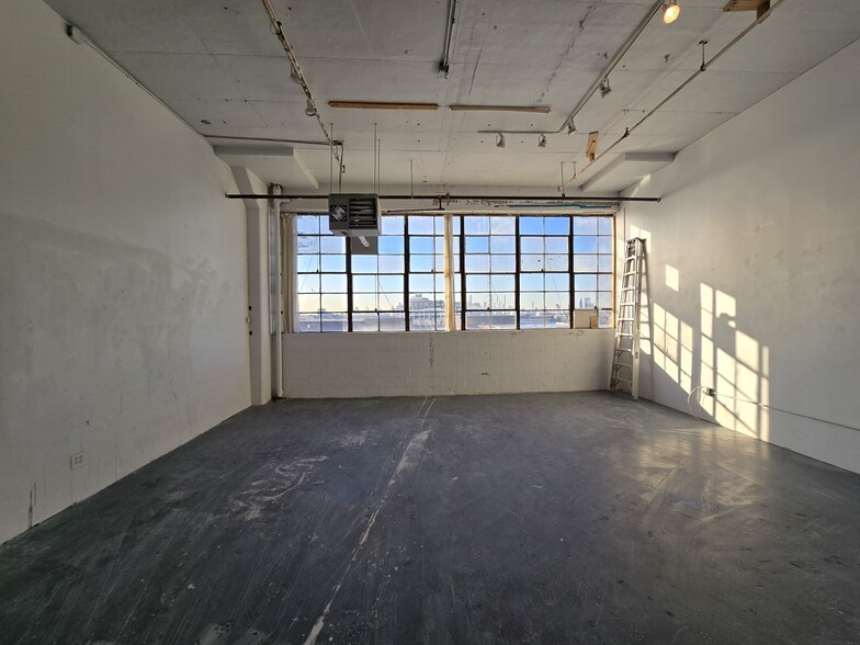 More Photos Of 1717 Troutman St, Ridgewood Warehouse For Lease