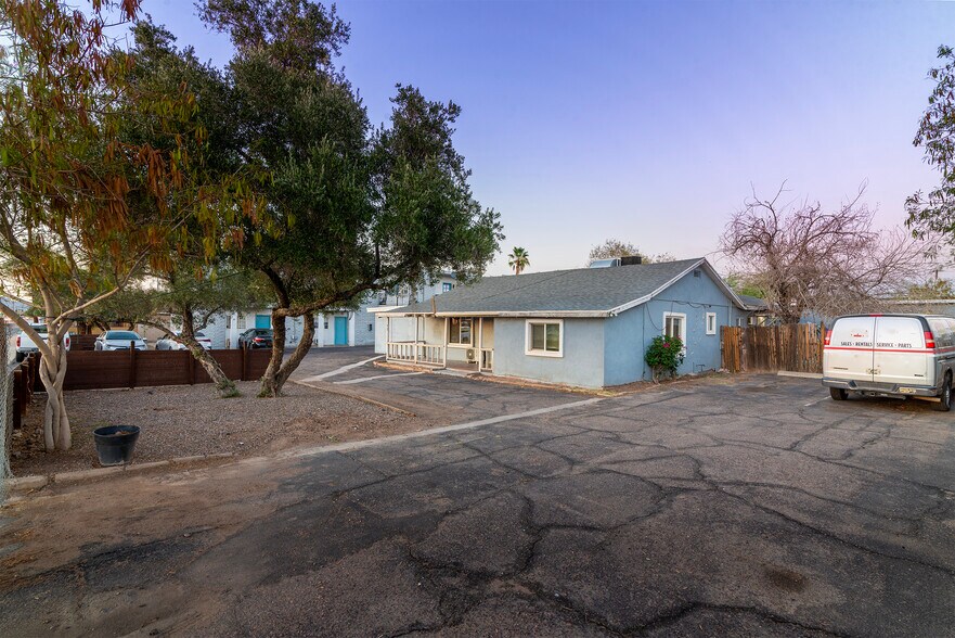 More Photos Of 525 N 32nd St, Phoenix Apartments For Sale