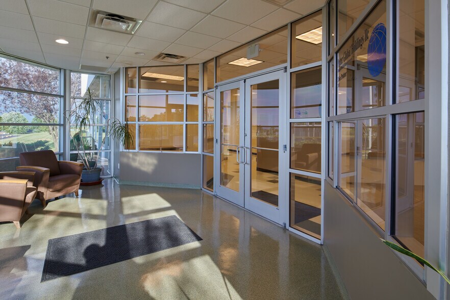 More Photos Of 2501 Boonslick Dr, Boonville Distribution For Lease