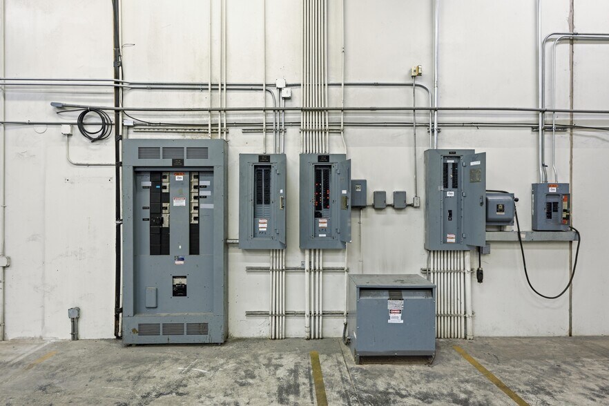 More Photos Of 451 SW 57th Ave, Ocala Distribution For Lease