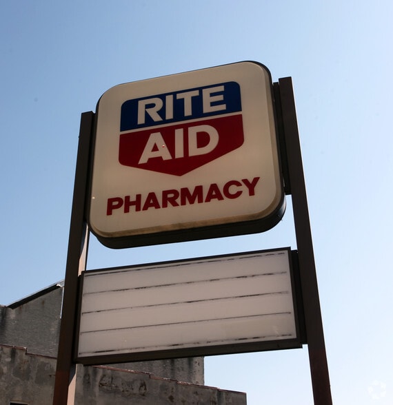 More Photos Of 1443-1449 S 7th St, Philadelphia Drugstore For Lease