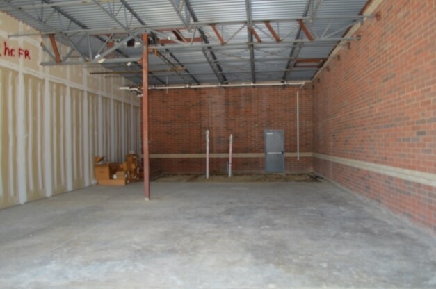 More Photos Of 1290 E County Line Rd, Ridgeland Storefront For Lease