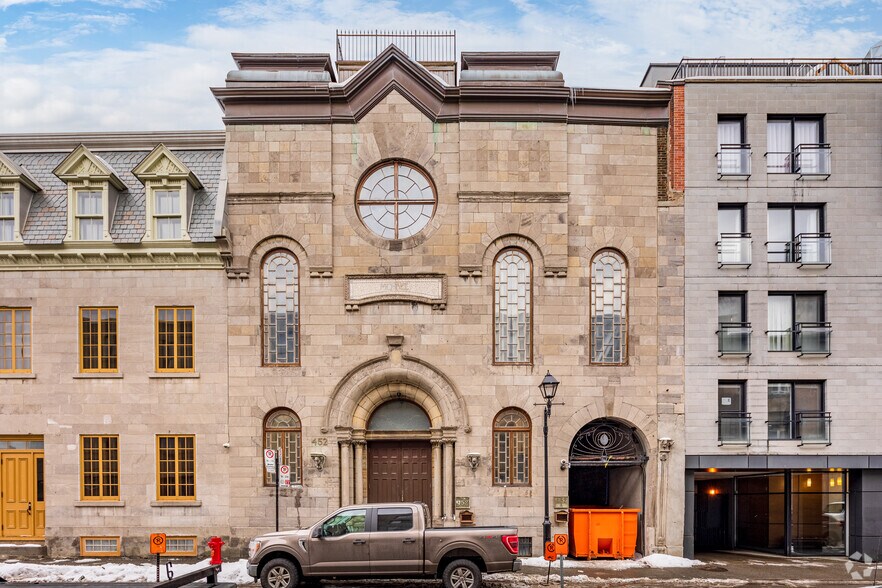 More Photos Of 452-452A Rue Notre-Dame E, Montréal Hotel For Sale