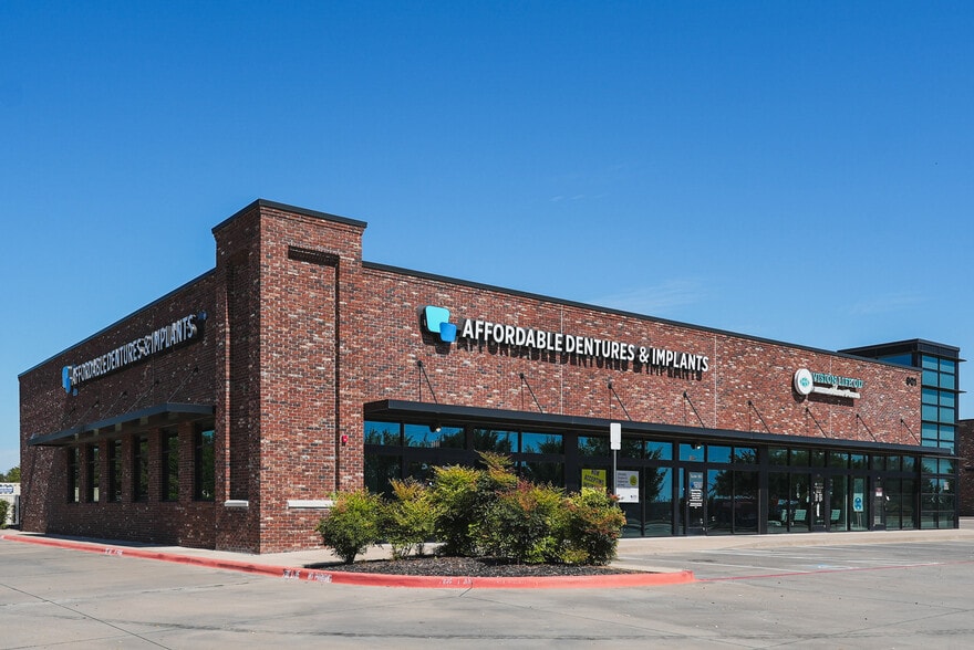 More Photos Of 901 E Harwood Rd, Euless Storefront Retail Office For Lease