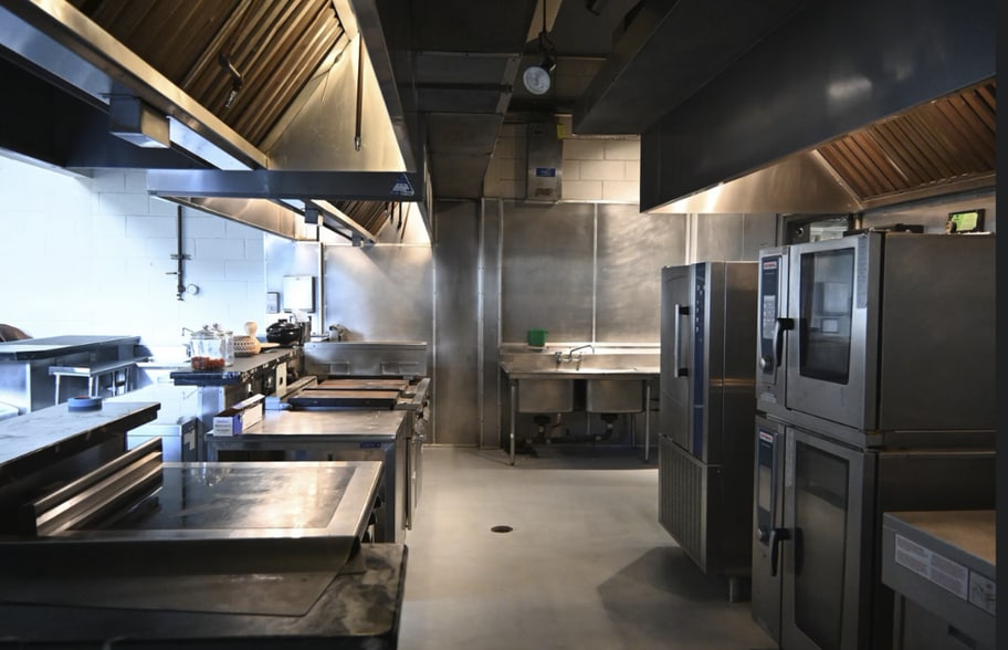 More Photos Of 272-280 Seigel St, Brooklyn Restaurant For Lease