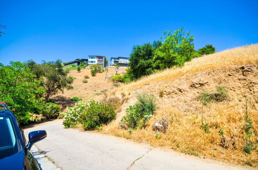More Photos Of 1938 Phillips Way, Los Angeles Land For Sale