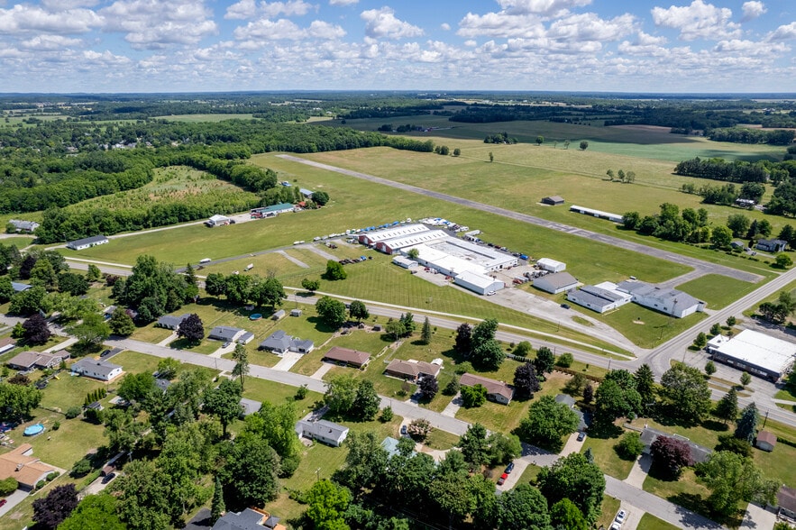 More Photos Of 4330 Macon Hwy, Tecumseh Airport For Sale