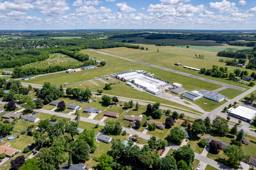 More Photos Of 4330 Macon Hwy, Tecumseh Airport For Sale