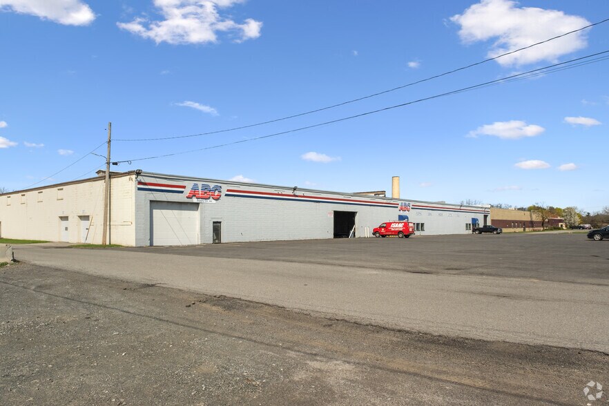 Primary Photo Of 1450 Lyell Ave, Rochester Warehouse For Lease