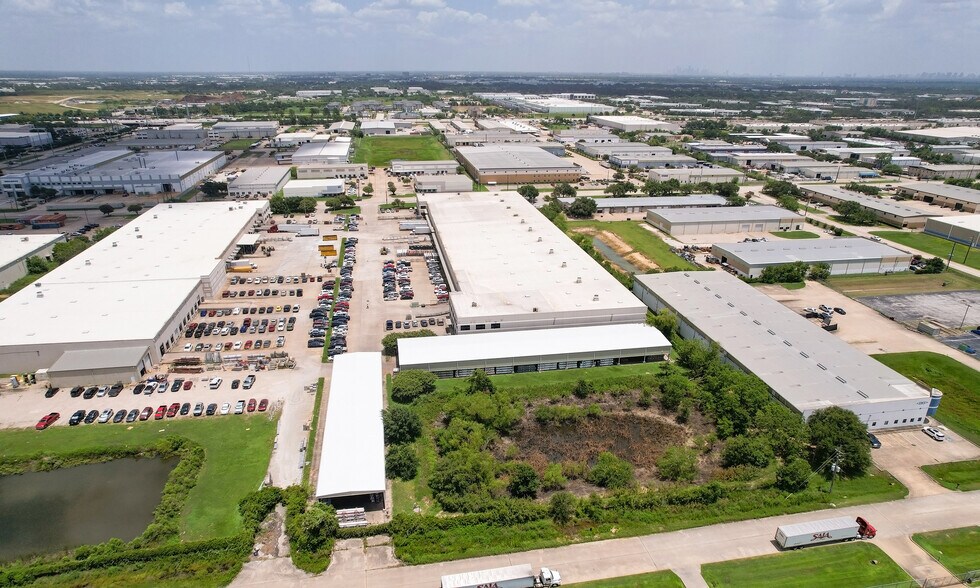 More Photos Of 5515 Brittmoore Rd, Houston Distribution For Sale