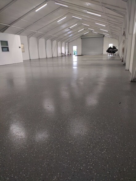 More Photos Of 11118 S Cleveland Ave, Fort Myers Warehouse For Lease