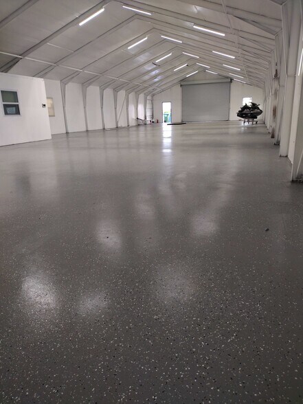 More Photos Of 11118 S Cleveland Ave, Fort Myers Warehouse For Lease