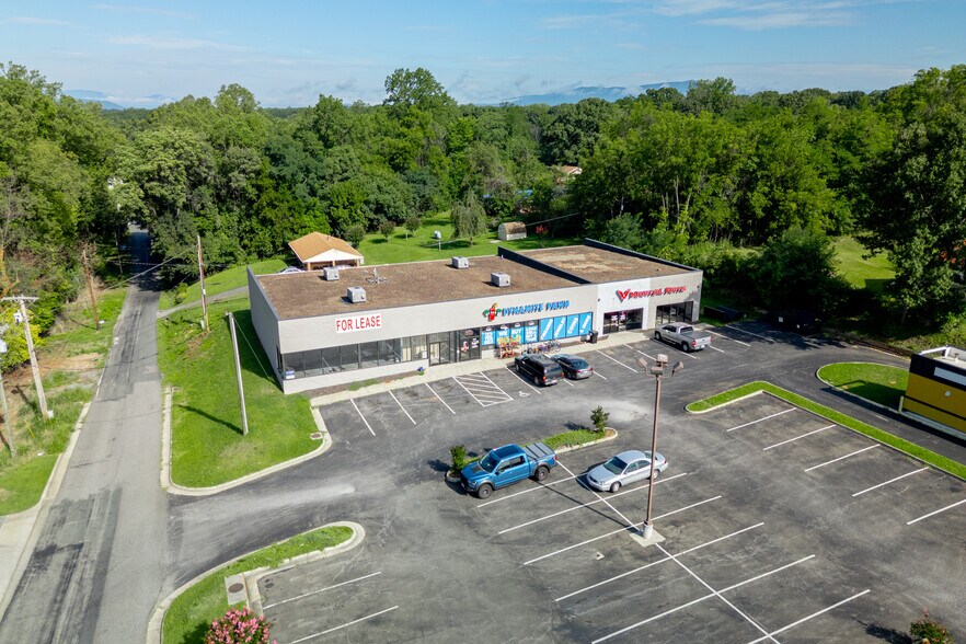 More Photos Of 4846 S Amherst Hwy, Madison Heights Unknown For Lease
