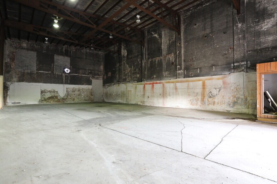 More Photos Of 50 Kennedy St, Chambersburg Warehouse For Sale