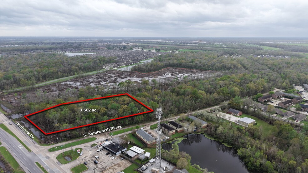 More Photos Of 555 Kenilworth Pkwy, Baton Rouge Land For Lease
