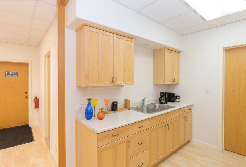 More Photos Of 13748 Center St, Carmel Valley Office Residential For Lease