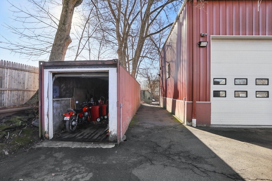 More Photos Of 44 Grassy Plain St, Bethel Storefront For Sale