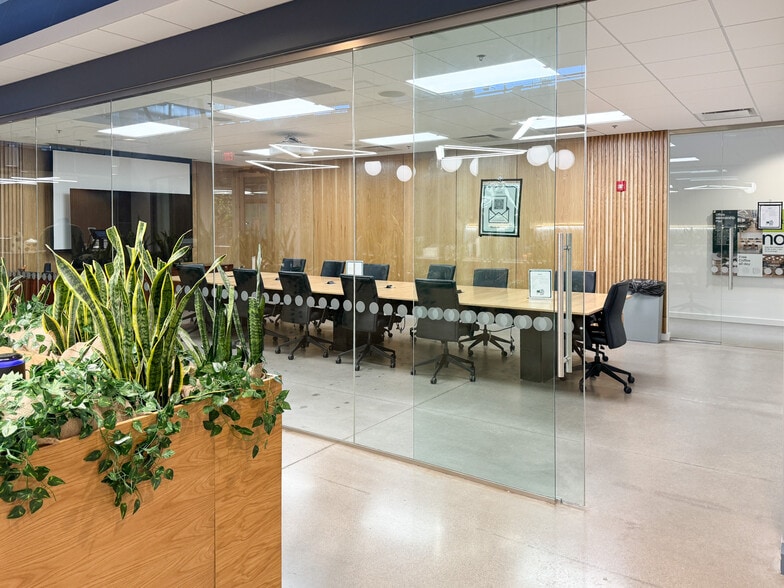 More Photos Of 4750 S 44th Pl, Phoenix Research And Development For Lease