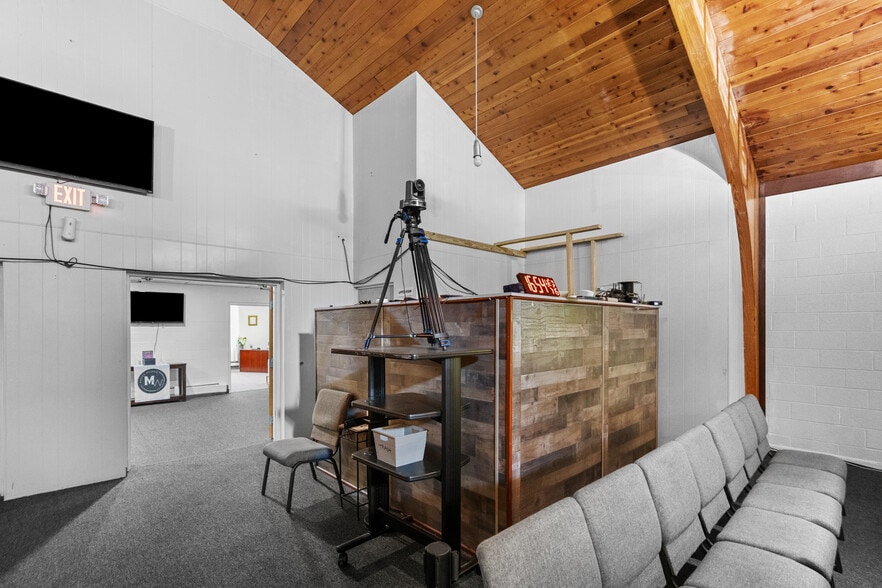 More Photos Of 6202 Dupont St, Flint Religious Facility For Sale