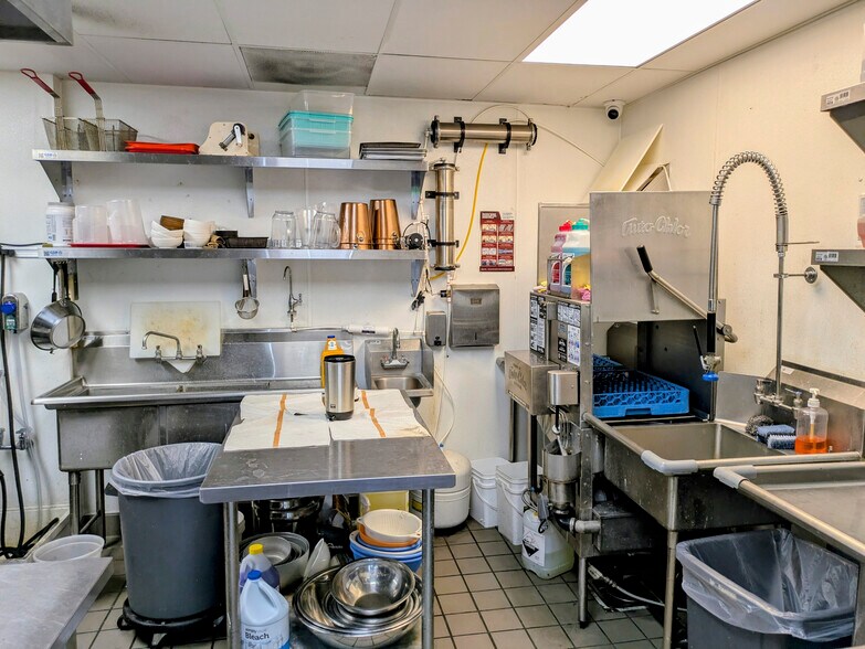 More Photos Of 141-145 N Atlantic Blvd, Monterey Park Restaurant For Lease