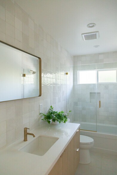 More Photos Of 1405 N Hudson Ave, Los Angeles Apartments For Sale