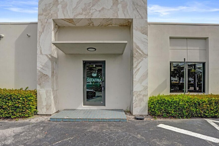 More Photos Of 2780 E Oakland Park Blvd, Fort Lauderdale Office For Sale