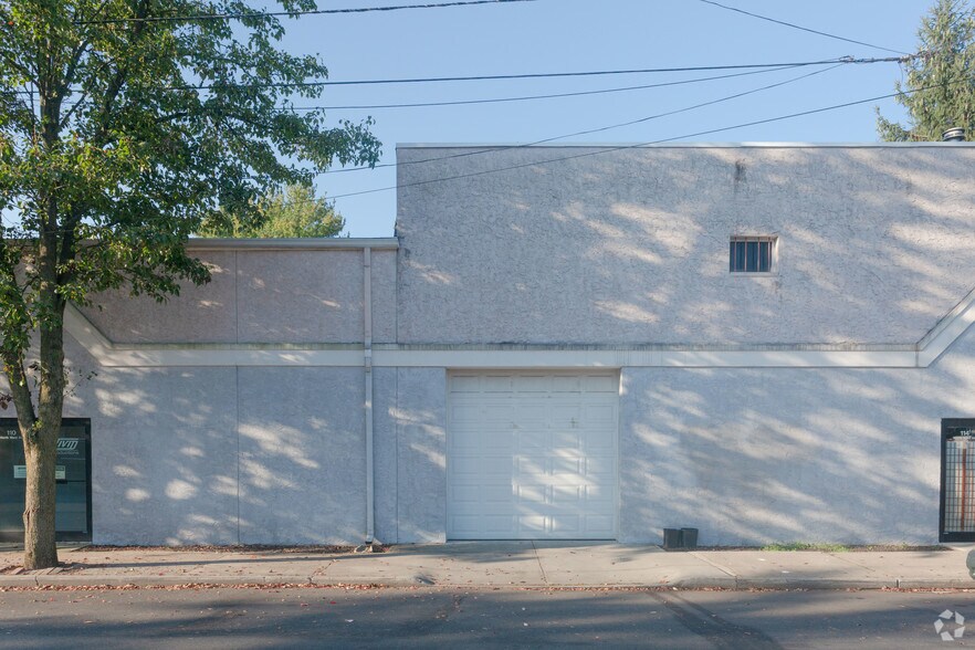 More Photos Of 98-114 N Ward St, New Brunswick Warehouse For Lease