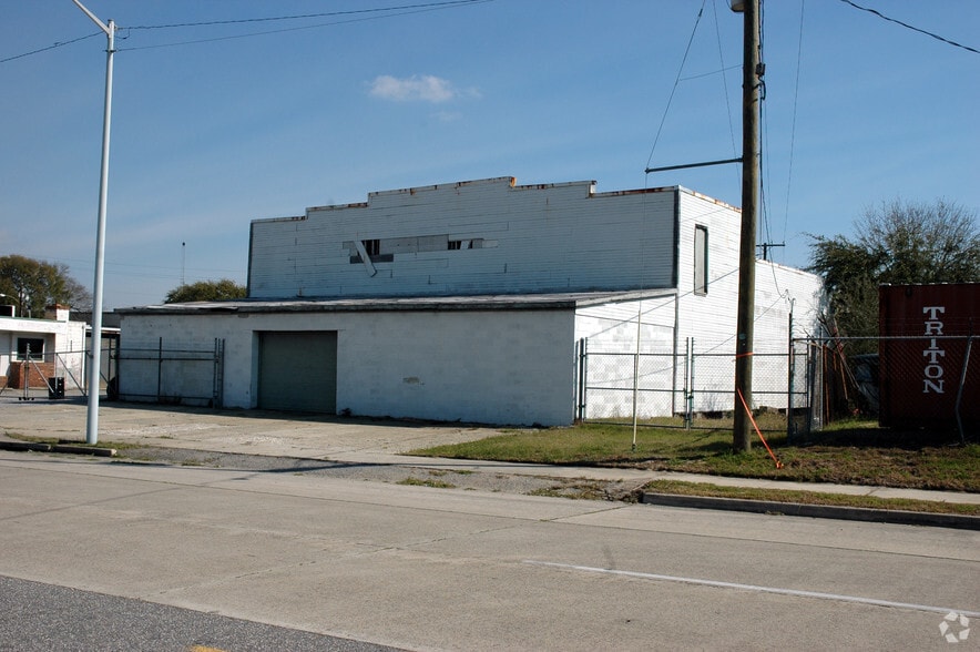 More Photos Of 2940 Rivers Ave, North Charleston Service For Lease