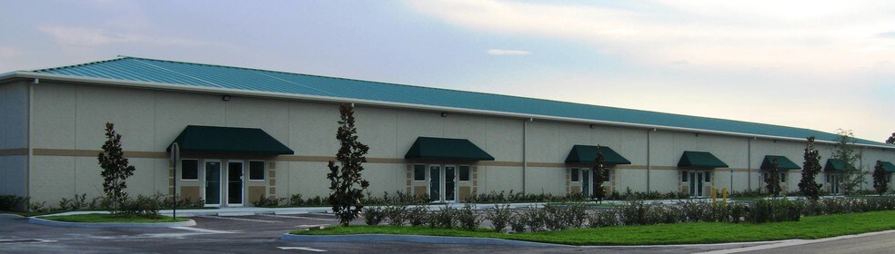 More Photos Of 535-545 NW Mercantile Pl, Port Saint Lucie Light Distribution For Sale