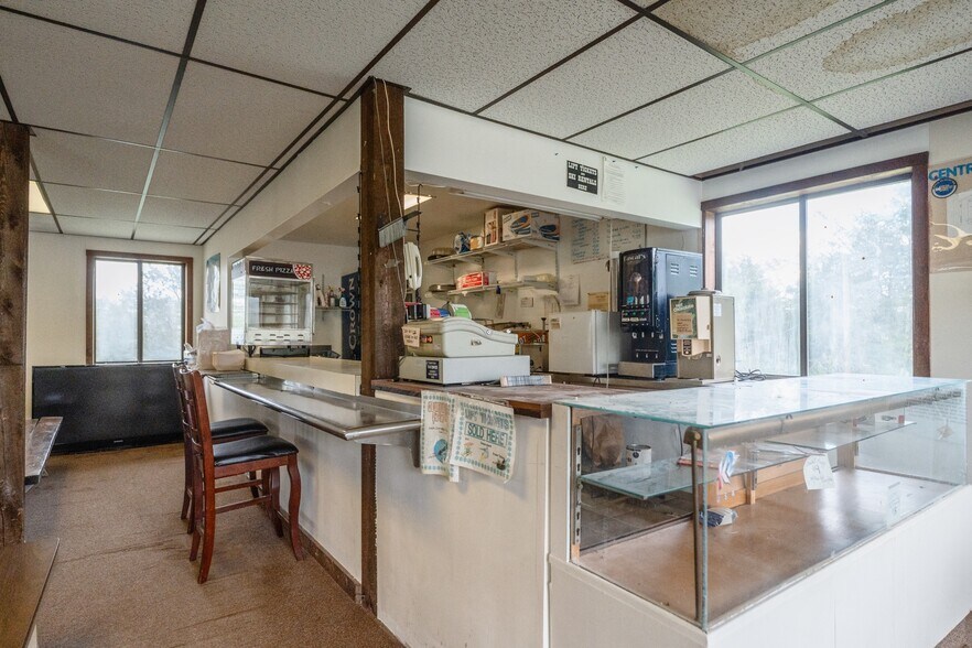 More Photos Of 167 Hill Rd, Kingston Sports And Entertainment For Sale