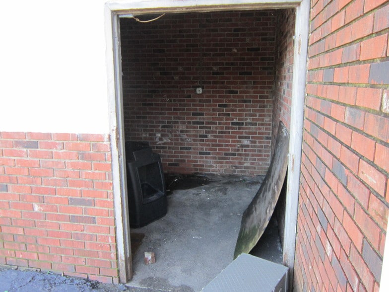 More Photos Of 2301 Lackey St, Lumberton Convenience Store For Sale