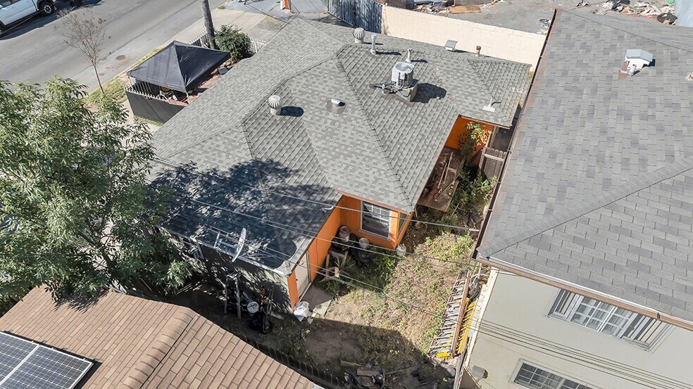 More Photos Of 11853 Hart St, North Hollywood Multifamily For Sale