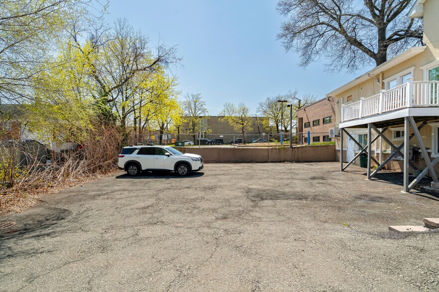 More Photos Of 100 S Main St, New City Storefront Retail Residential For Lease