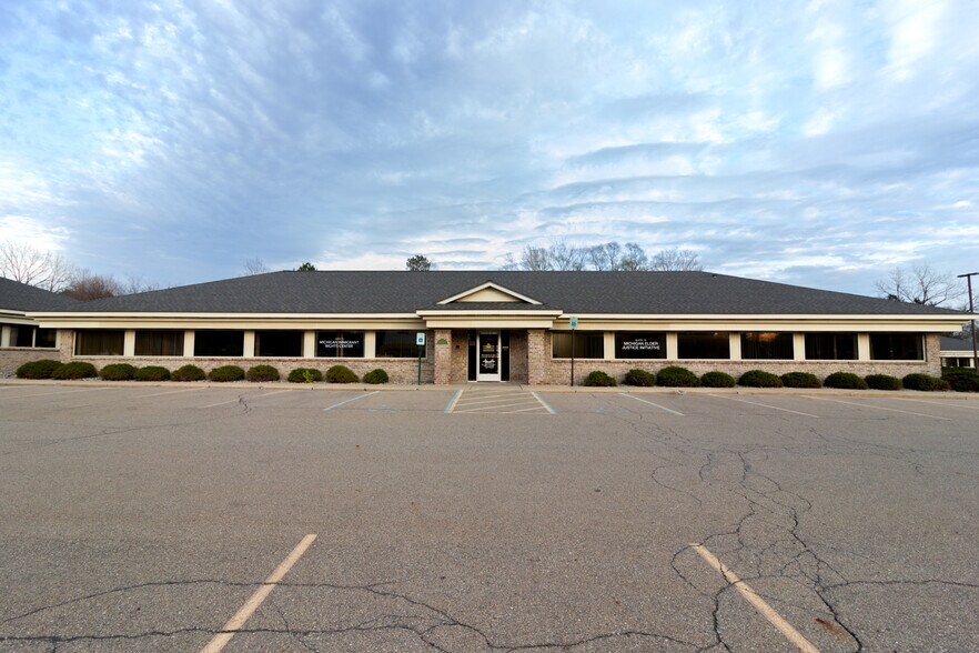 More Photos Of , Lansing Office For Sale