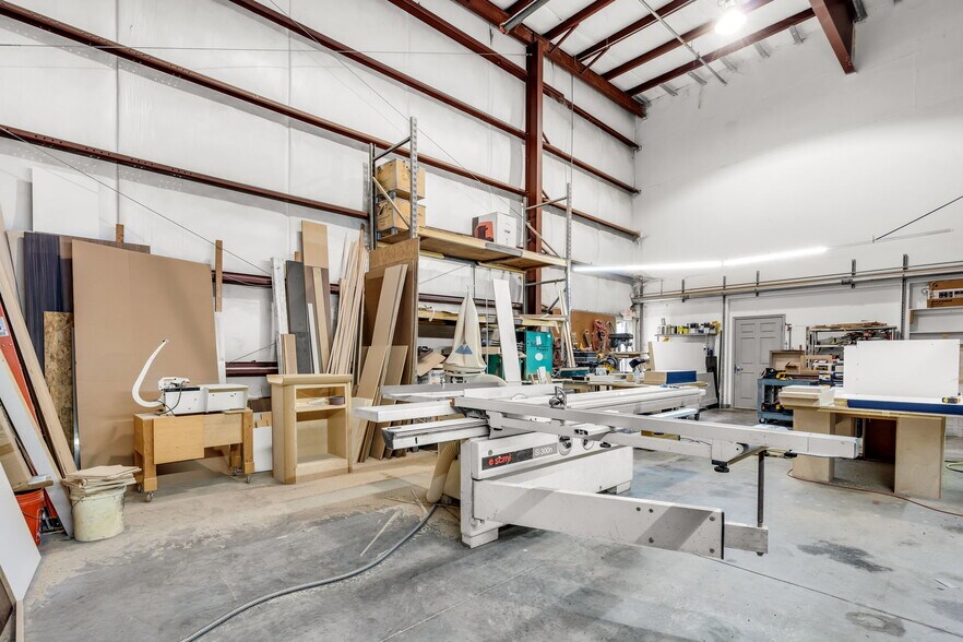 More Photos Of 3709 Interstate Park Rd S, Riviera Beach Light Manufacturing For Sale