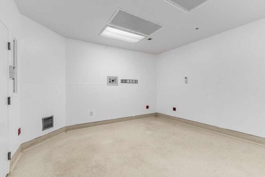 More Photos Of 845 37th Pl, Vero Beach Medical For Lease