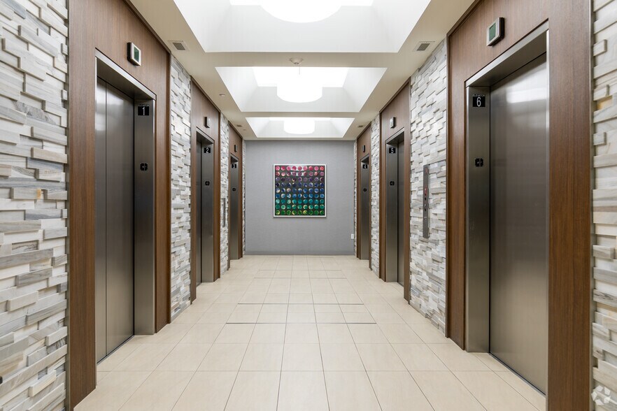 More Photos Of 20 N Orange Ave, Orlando Office For Lease