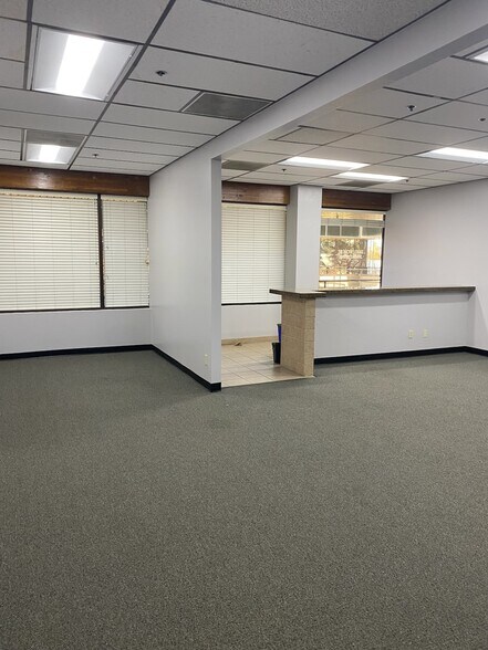 More Photos Of 3434 Truxtun Ave, Bakersfield Office For Lease