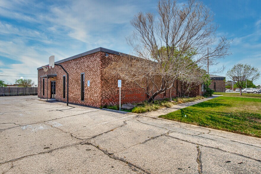 More Photos Of 2110 E 10th St, Odessa Specialty For Sale
