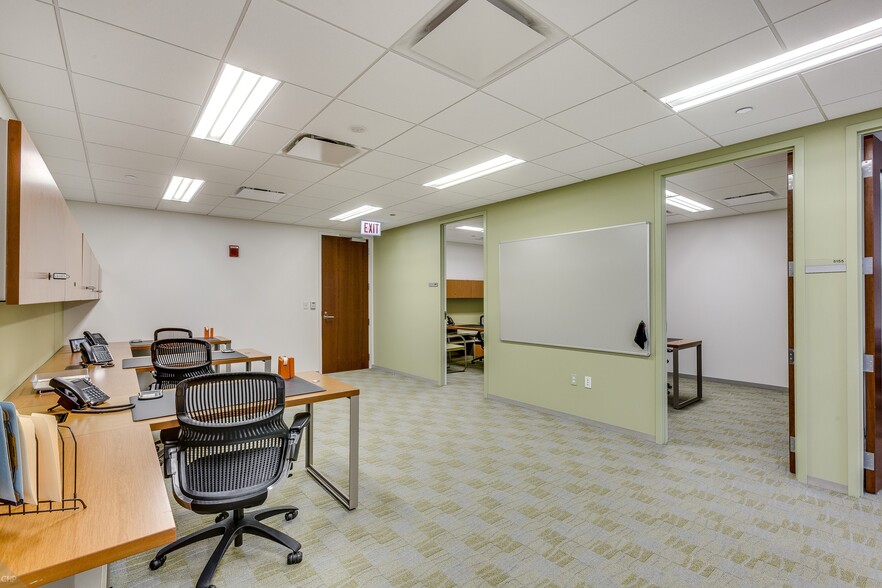 More Photos Of 200 E Randolph St, Chicago Coworking Space