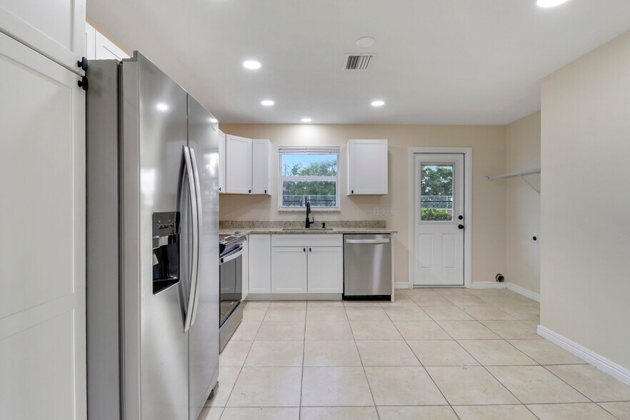 More Photos Of 2767 SE Normand St, Stuart Apartments For Sale