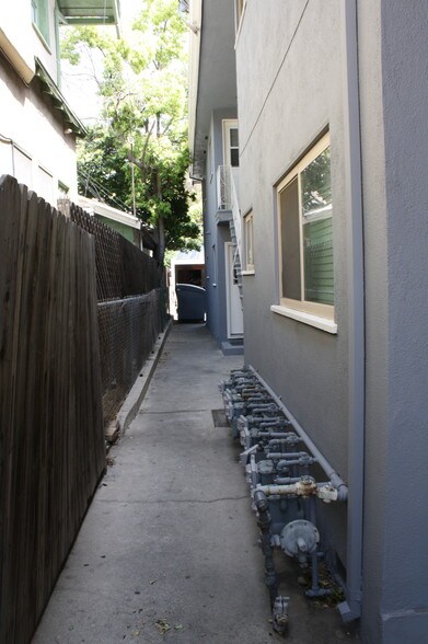 More Photos Of 1224 N Fairfax Ave, West Hollywood Apartments For Sale